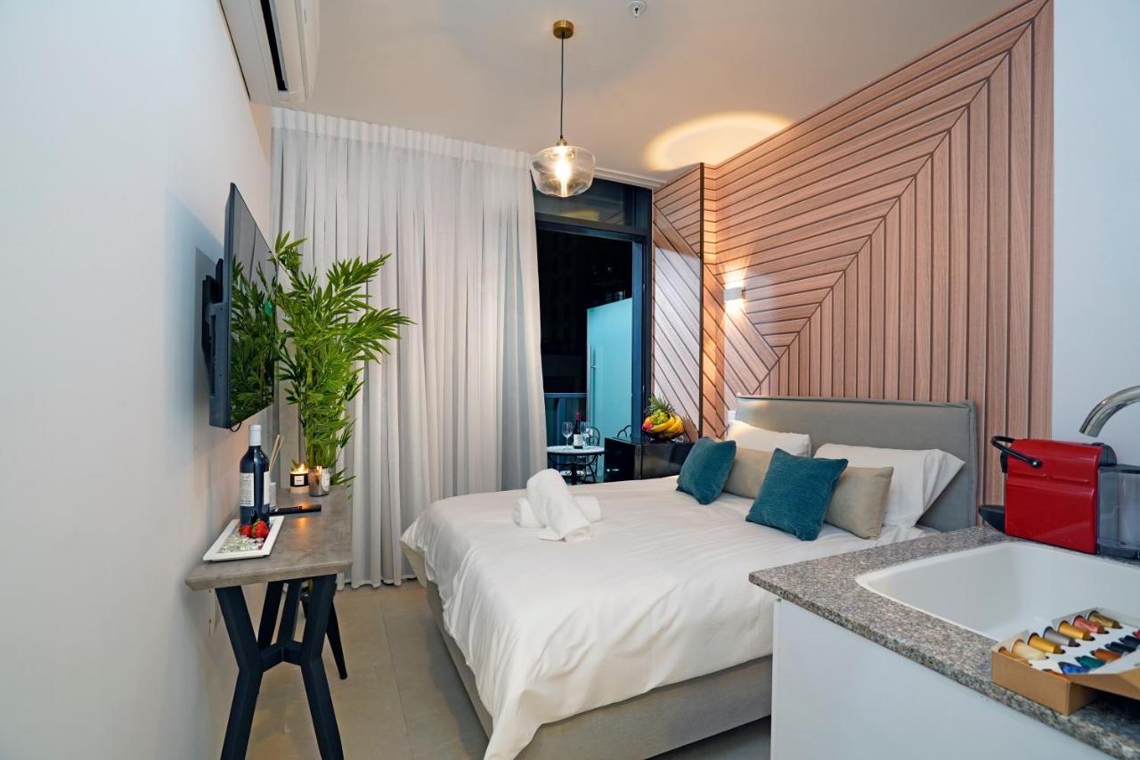 Hi-Yam Seaview Apartments & Suites - יש ממ"ד Bat Yam Exterior foto