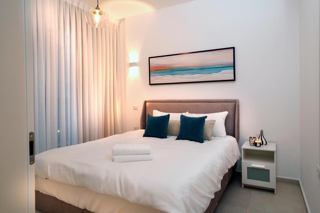 Hi-Yam Seaview Apartments & Suites - יש ממ"ד Bat Yam Exterior foto