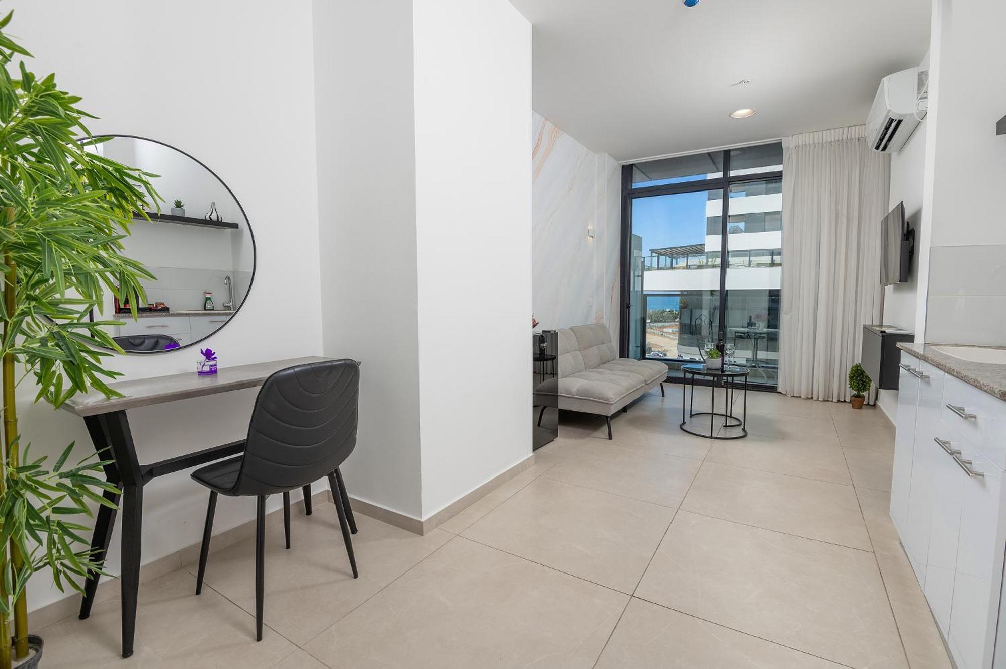 Hi-Yam Seaview Apartments & Suites - יש ממ"ד Bat Yam Exterior foto