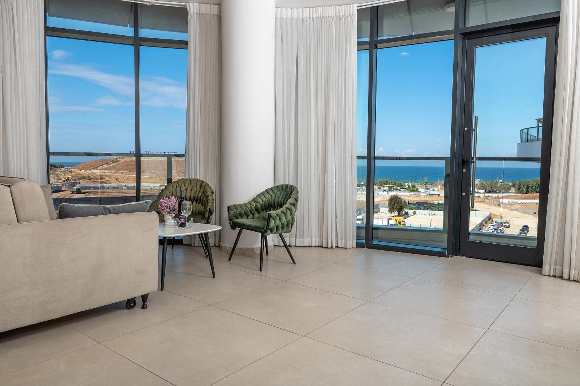 Hi-Yam Seaview Apartments & Suites - יש ממ"ד Bat Yam Exterior foto