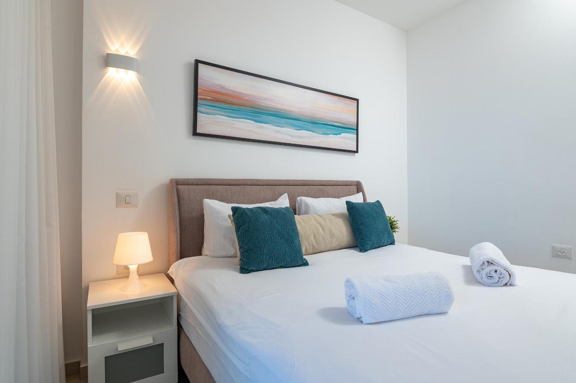 Hi-Yam Seaview Apartments & Suites - יש ממ"ד Bat Yam Zimmer foto