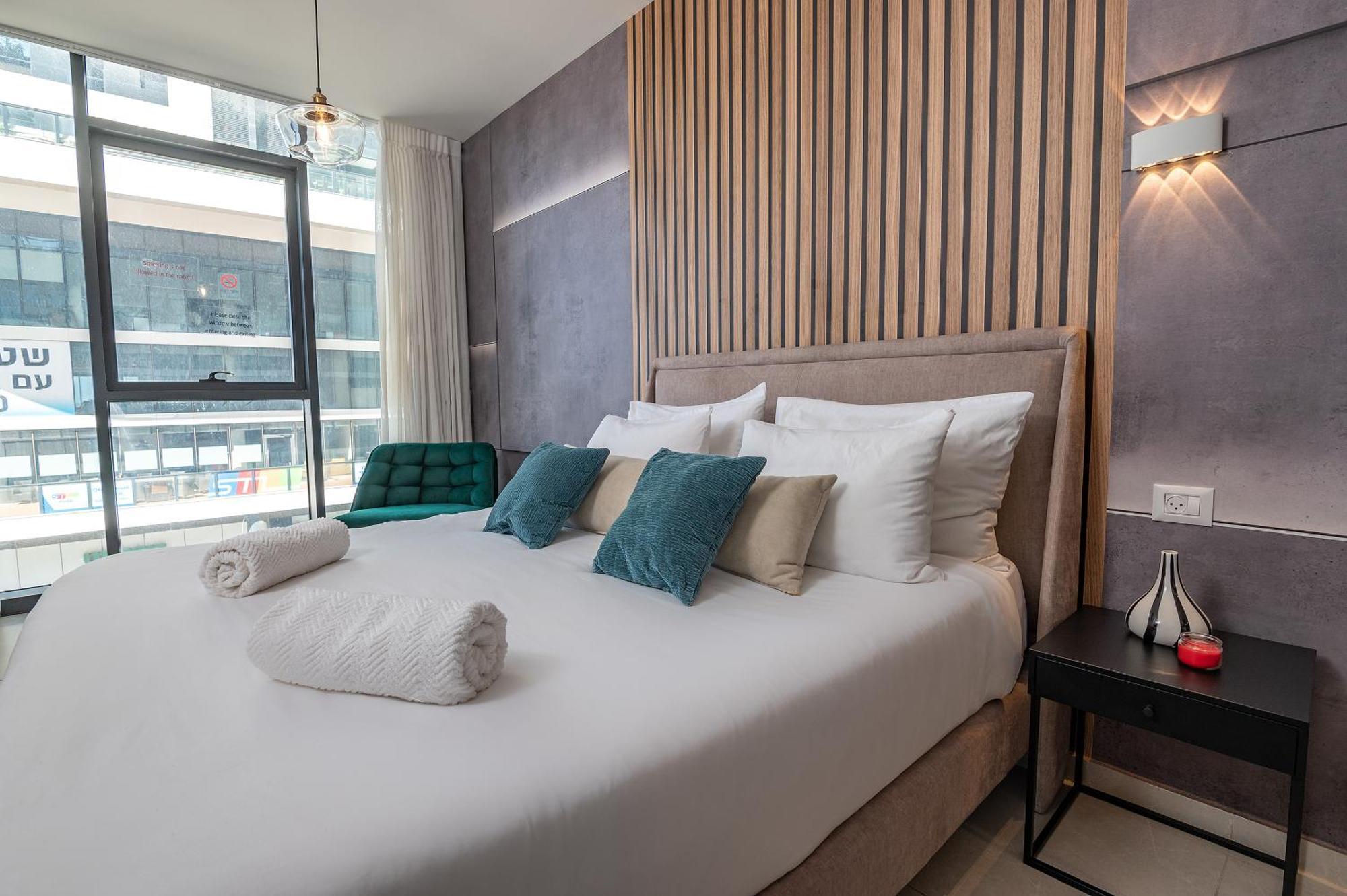 Hi-Yam Seaview Apartments & Suites - יש ממ"ד Bat Yam Zimmer foto