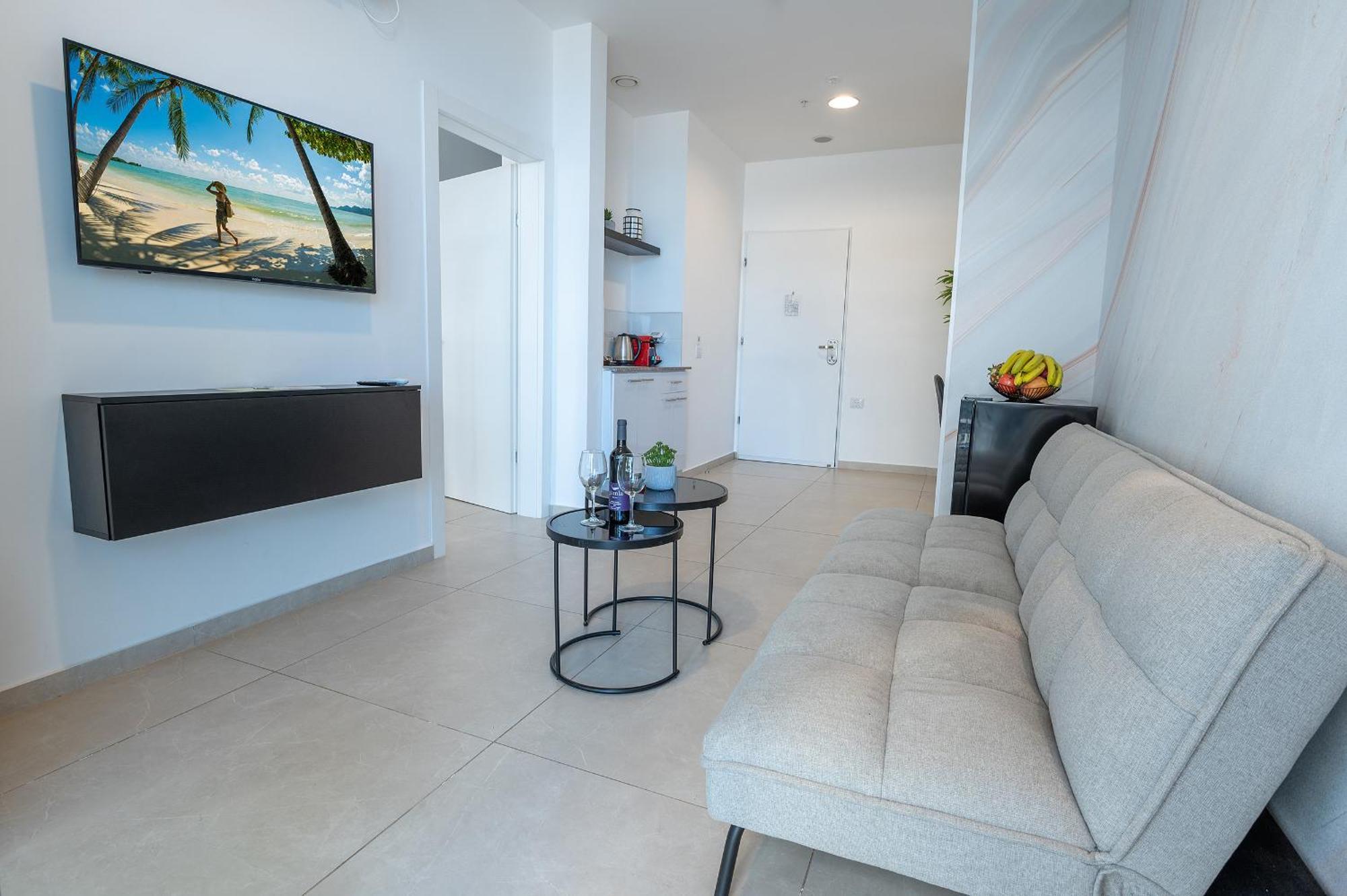 Hi-Yam Seaview Apartments & Suites - יש ממ"ד Bat Yam Zimmer foto