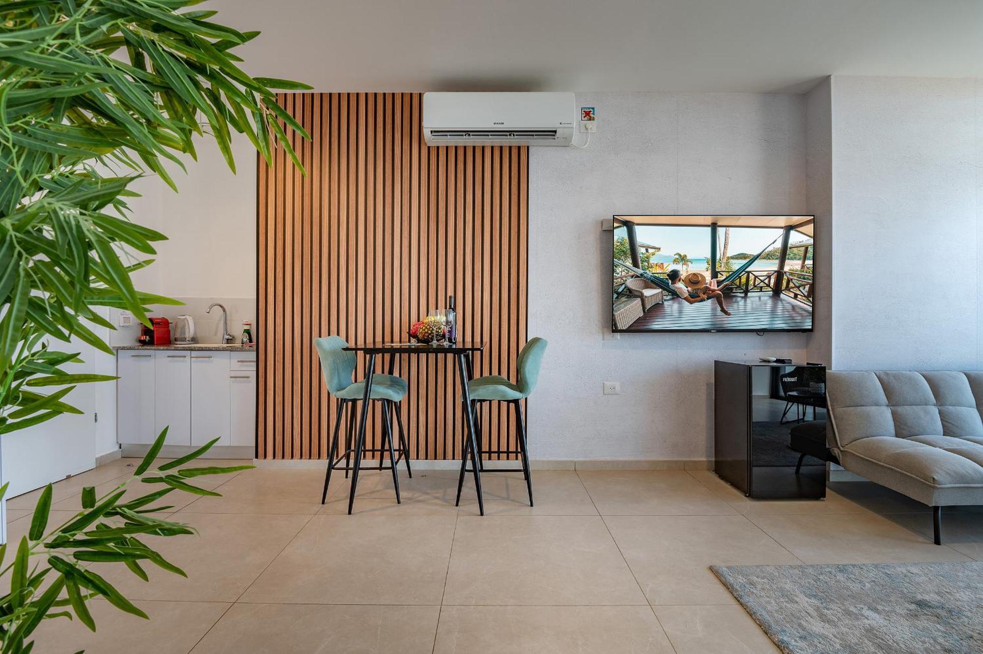 Hi-Yam Seaview Apartments & Suites - יש ממ"ד Bat Yam Zimmer foto