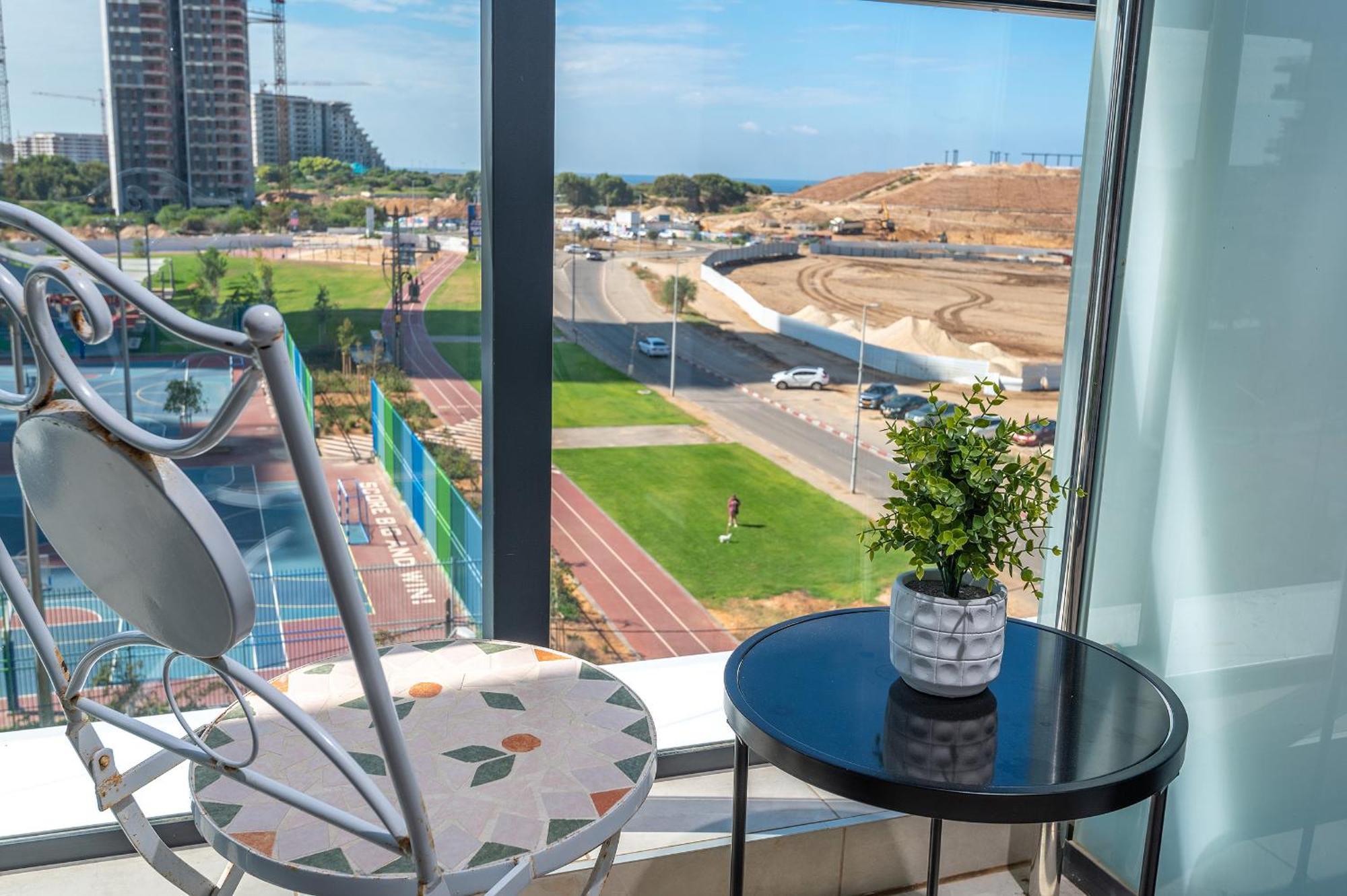 Hi-Yam Seaview Apartments & Suites - יש ממ"ד Bat Yam Zimmer foto
