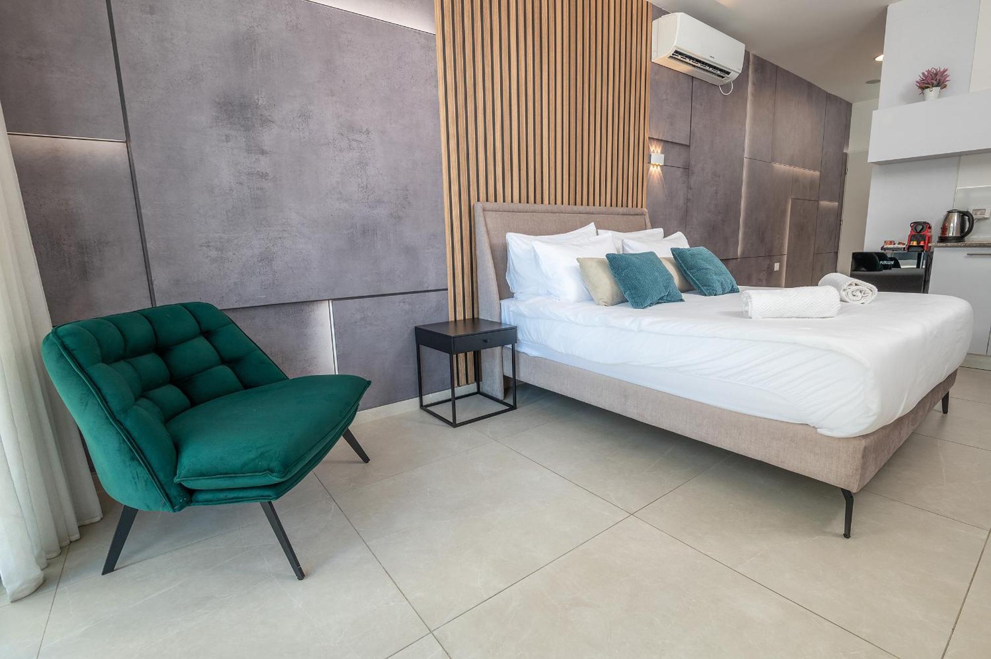 Hi-Yam Seaview Apartments & Suites - יש ממ"ד Bat Yam Zimmer foto